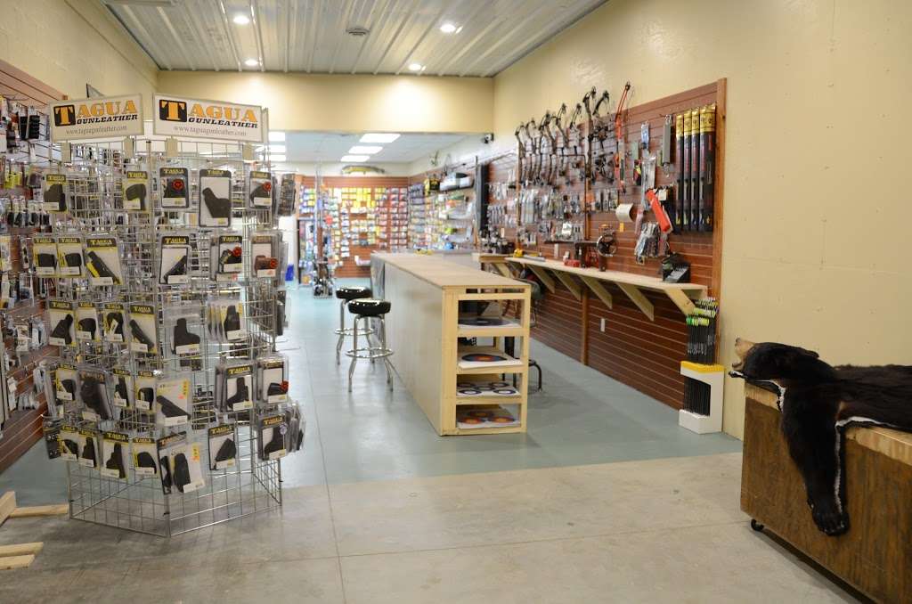 Bordertown Guns & Sport Shop | 116 Gladiolus St, Momence, IL 60954 | Phone: (815) 472-4900