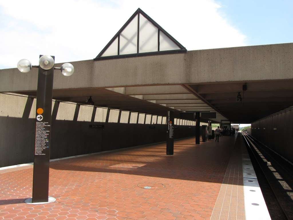 East Falls Church Metro Station | Arlington, VA 22205, USA