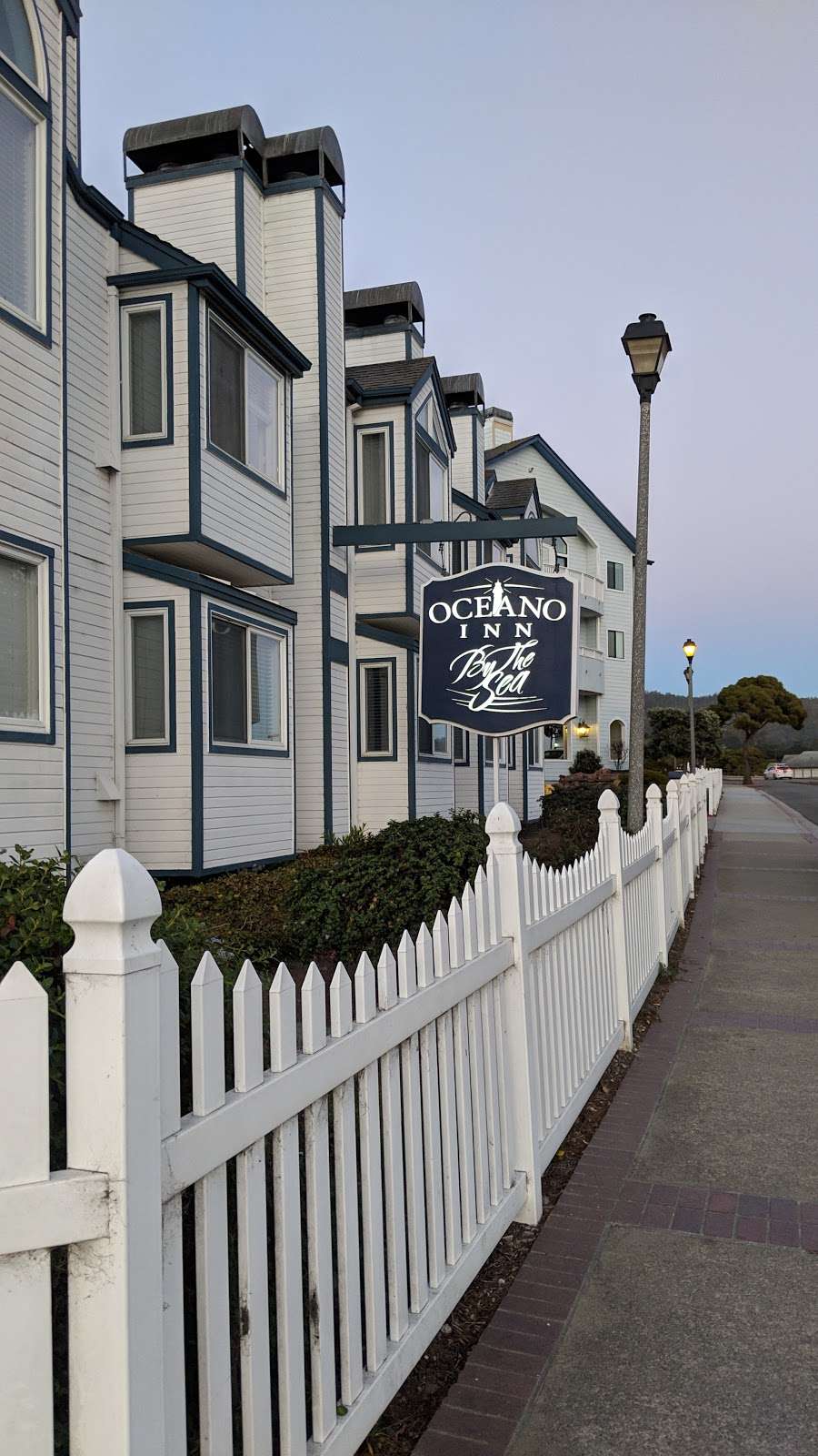 Oceano Hotel & Spa Half Moon Bay Harbor | 280 Capistrano Rd, Half Moon Bay, CA 94019, USA | Phone: (650) 726-5400