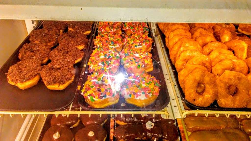 Big Daddys Donuts | 1280 W Foxwood Dr, Raymore, MO 64083, USA | Phone: (816) 728-6395