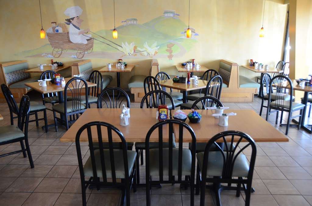 Hotcakes Emporium Pancake House & Restaurant | 5201 E US Hwy 36, Avon, IN 46123, USA | Phone: (317) 745-6262