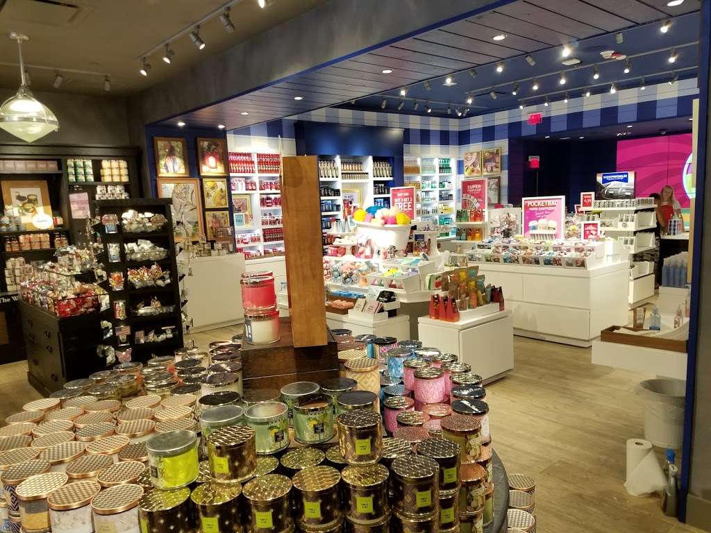 Bath & Body Works | 351 Marketplace Mile, Plainfield, IN 46168, USA | Phone: (317) 837-5175