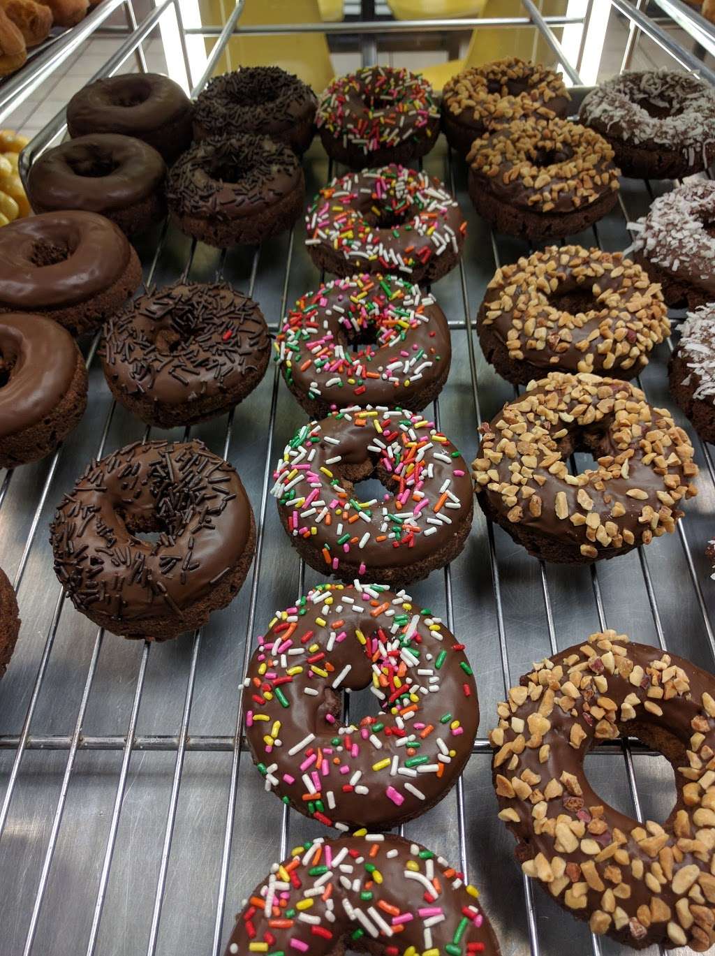 Mas Donuts | 6620 Somerset Blvd, Paramount, CA 90723, USA | Phone: (562) 396-2816