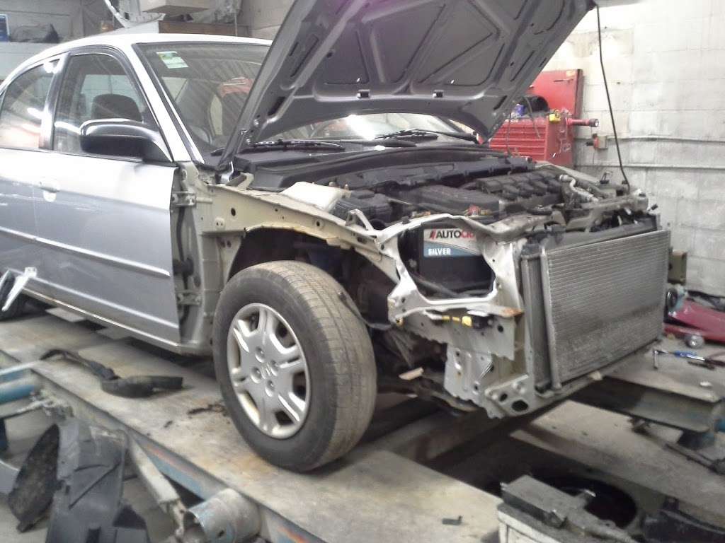 Jerrys Auto Body, Inc | 201 Industrial Ln, Wheeling, IL 60090, USA | Phone: (847) 459-8180