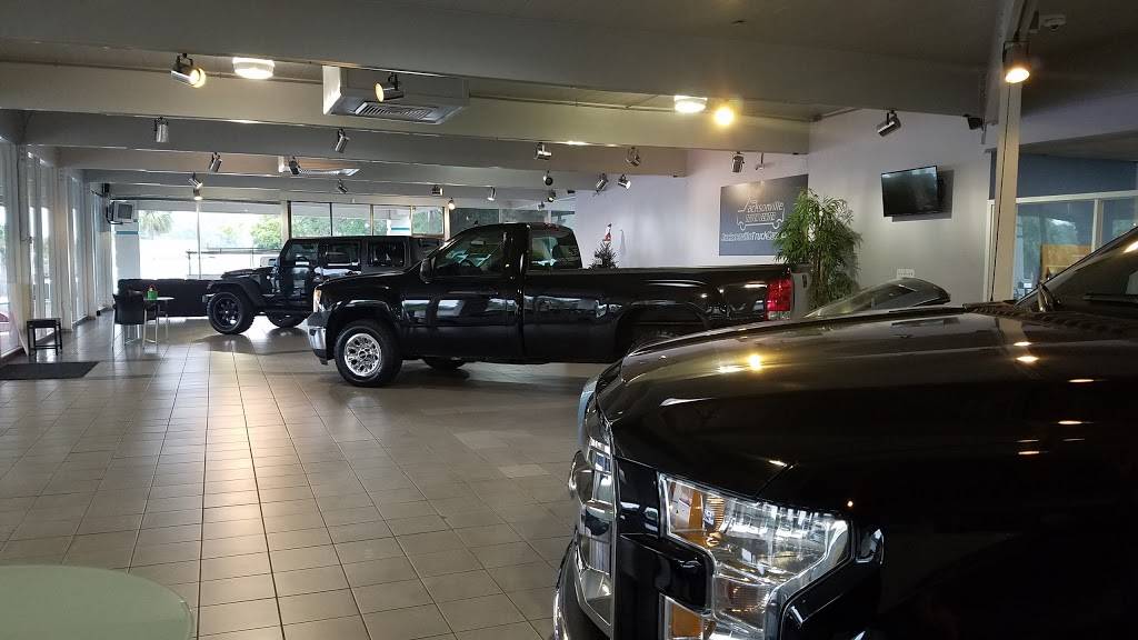 Jacksonville Truck Center | 8725 Arlington Expy, Jacksonville, FL 32211, USA | Phone: (904) 329-3291