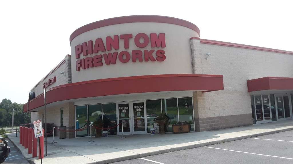 Phantom Fireworks of Breezewood | 12761 Buck Valley Rd, Warfordsburg, PA 17267, USA | Phone: (717) 294-6770