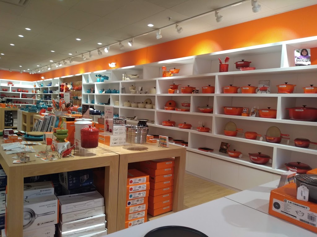 Le Creuset Outlet Store | 5701 Outlets at Tejon Pkwy #915, Arvin, CA 93203, USA | Phone: (661) 858-2624