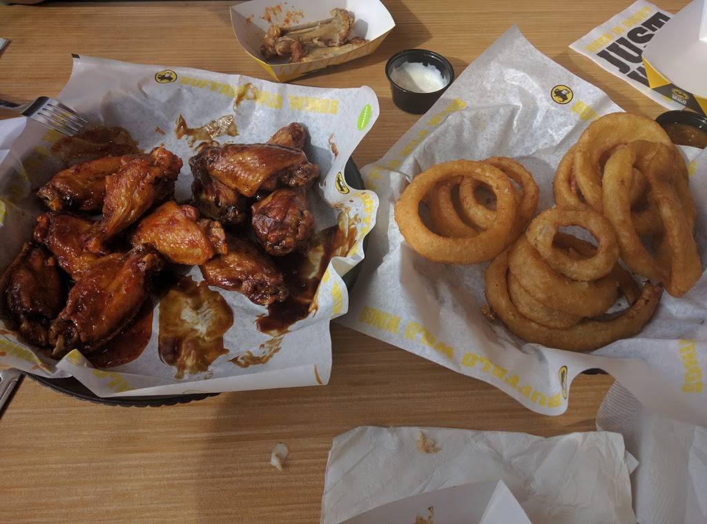 Buffalo Wild Wings | 807 Polaris Pkwy, Westerville, OH 43082, USA | Phone: (614) 523-3855