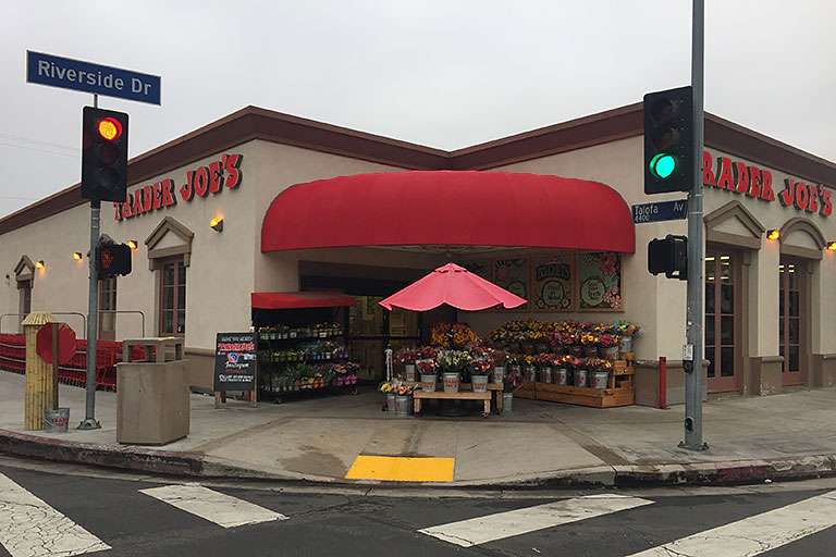 Trader Joes | 10130 Riverside Dr, Toluca Lake, CA 91602, USA | Phone: (818) 762-2787