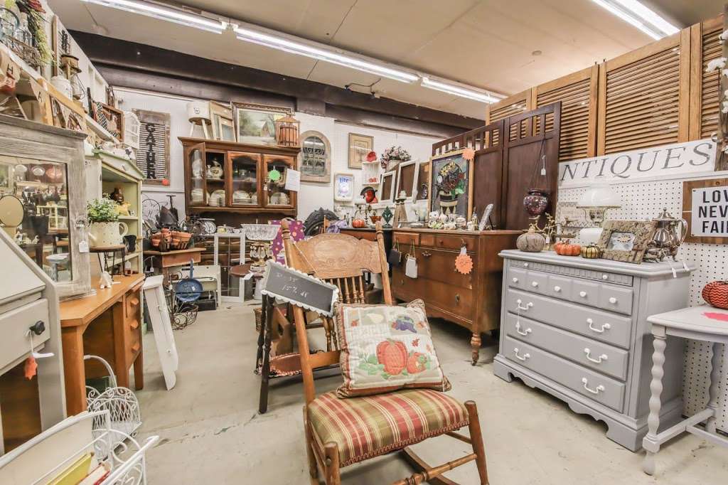 Antique Co-Op | 6675 Brentwood Blvd, Brentwood, CA 94513, USA | Phone: (925) 516-1563