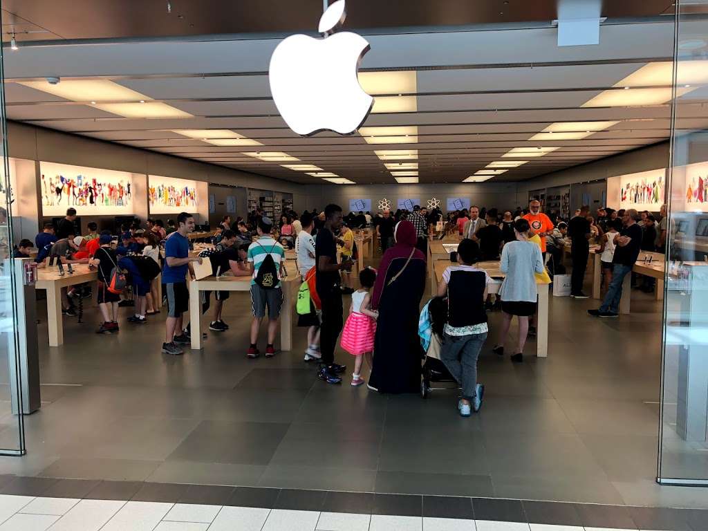 Apple Electronics Store 630 Old Country Rd Garden City Ny