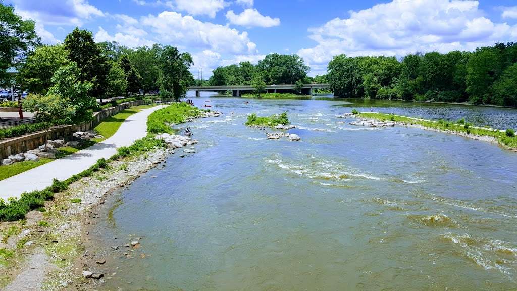 Bicentennial Riverfront Park | 301 E Hydraulic St, Yorkville, IL 60560, USA | Phone: (630) 553-4357