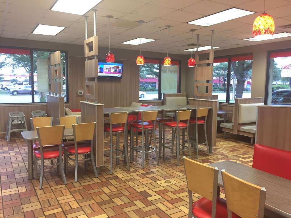 Burger King | 675 E Rand Rd, Arlington Heights, IL 60004, USA | Phone: (847) 398-2885