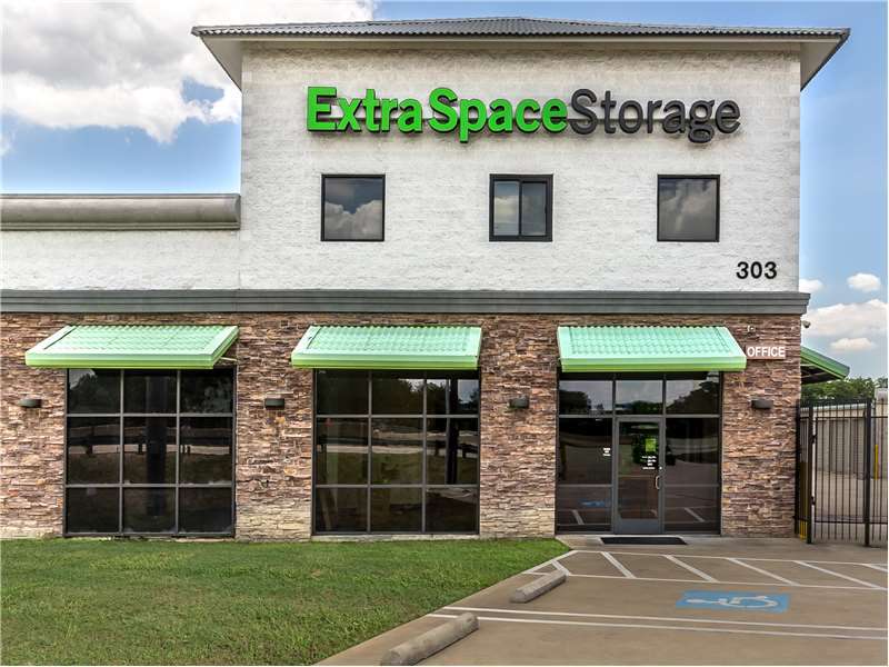 Extra Space Storage | 303 E Hwy 67, Duncanville, TX 75137, USA | Phone: (972) 846-4826