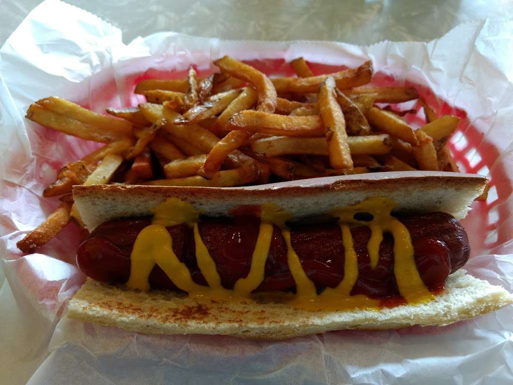 Mean Wiener | 532 Sheridan Rd, Highwood, IL 60040 | Phone: (847) 266-1411