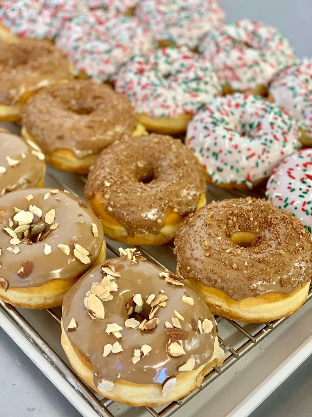 Fresh Donuts | 560 Workman Mill Rd, La Puente, CA 91746, USA | Phone: (626) 336-8988