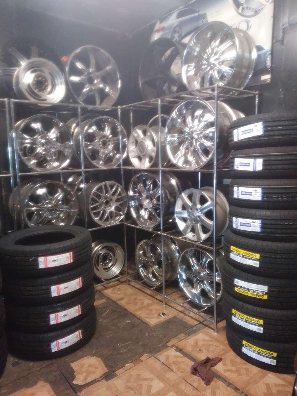 A & M Tires | 1110 E Ledbetter Dr, Dallas, TX 75216, USA | Phone: (214) 375-2226