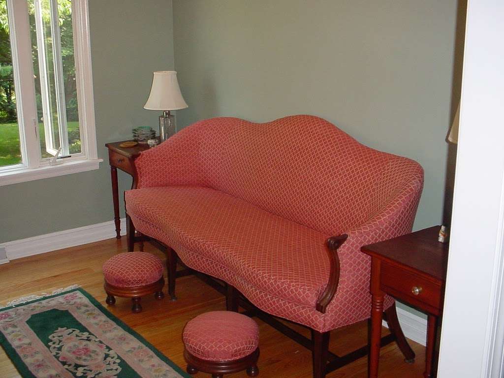 Colonial Upholstery & Design | 1112 Ogletown Rd, Newark, DE 19711, USA | Phone: (302) 366-8588