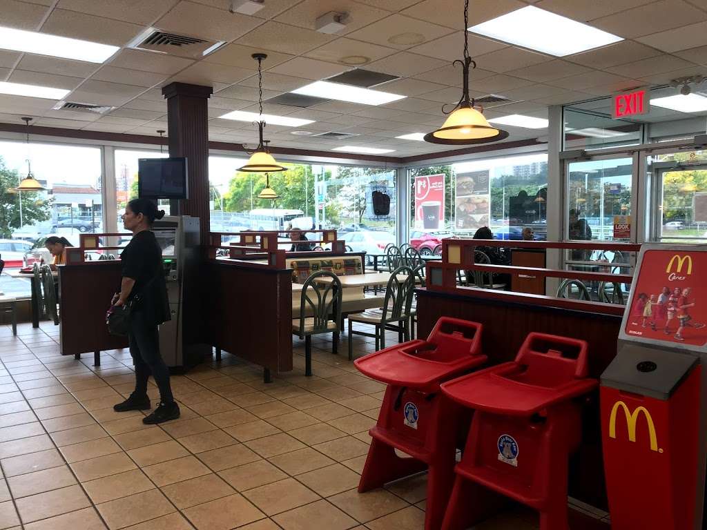 McDonalds | 1865 Bruckner Blvd, Bronx, NY 10472, USA | Phone: (718) 863-7289