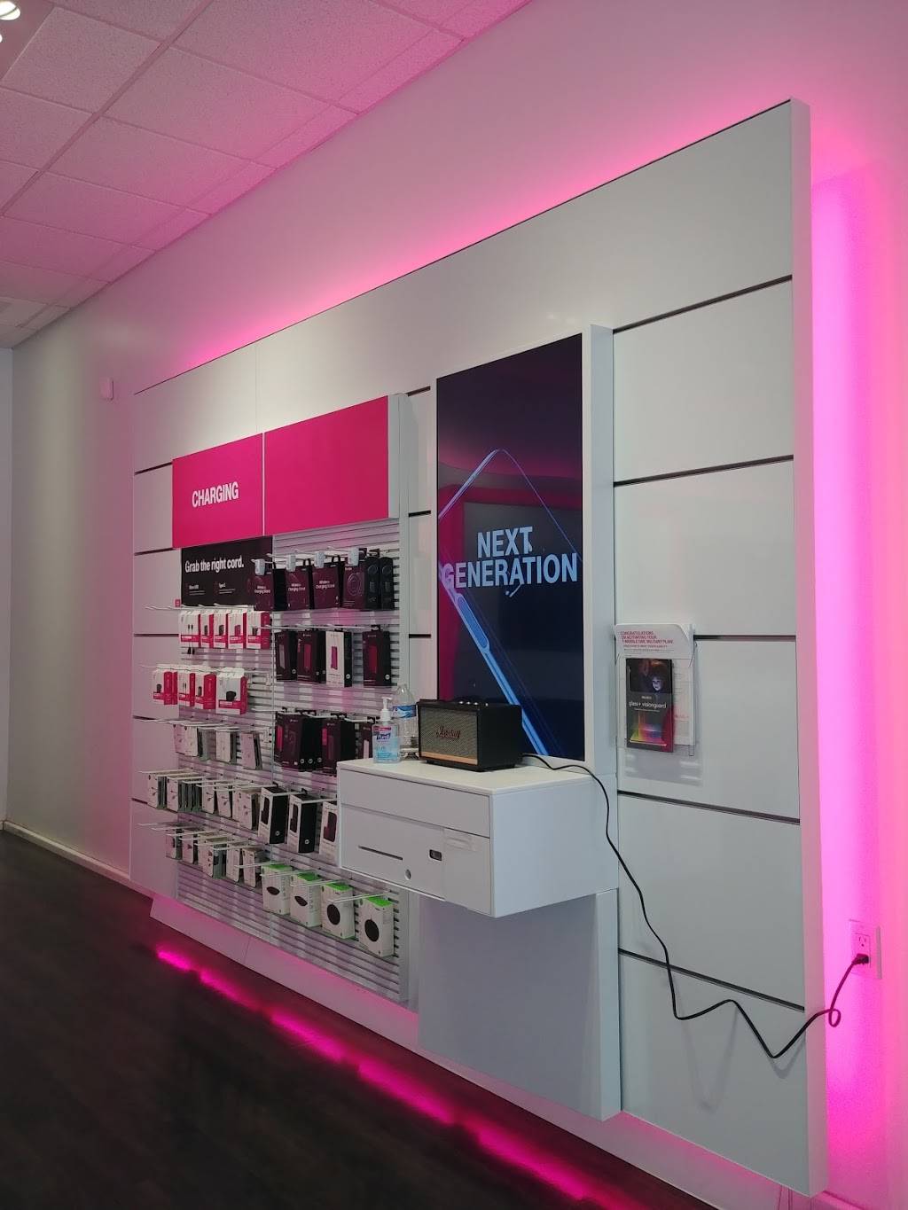 T-Mobile | 23063 W Outer Dr, Allen Park, MI 48101, USA | Phone: (313) 565-0263