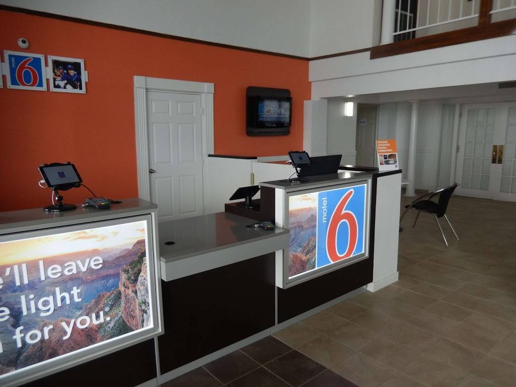 Motel 6 Portland, TX | 133 US-181, Portland, TX 78374, USA | Phone: (361) 643-4300