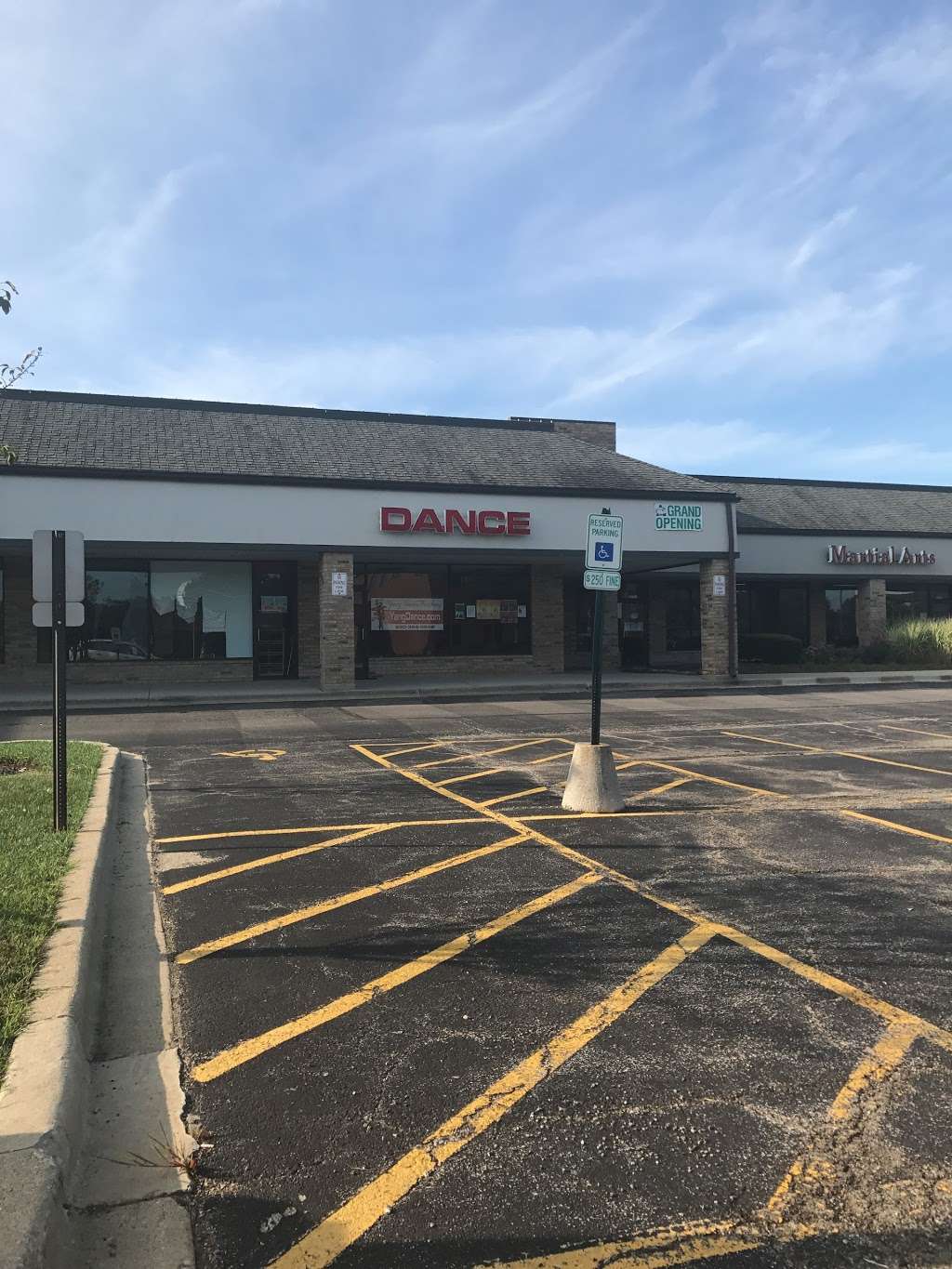 Green Trails Shopping Center | 2735 Maple Ave, Lisle, IL 60532, USA