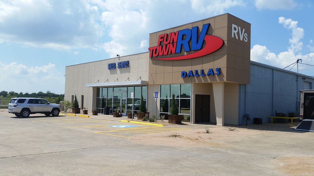 Fun Town RV Dallas | 2315 I-30 Frontage Rd, Rockwall, TX 75087, USA | Phone: (469) 314-8800