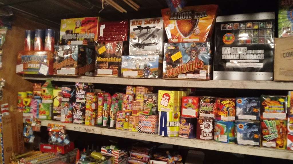 Blazing Glory Fireworks | 25064-25084 Hwy 159 E, Hempstead, TX 77445