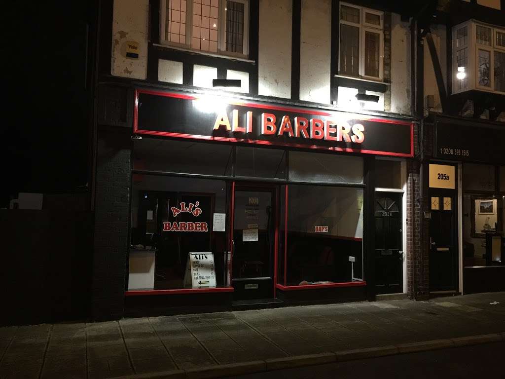 Ali Barbers | 203 Kingston Rd, Epsom KT19 0AB, UK | Phone: 07427 637333