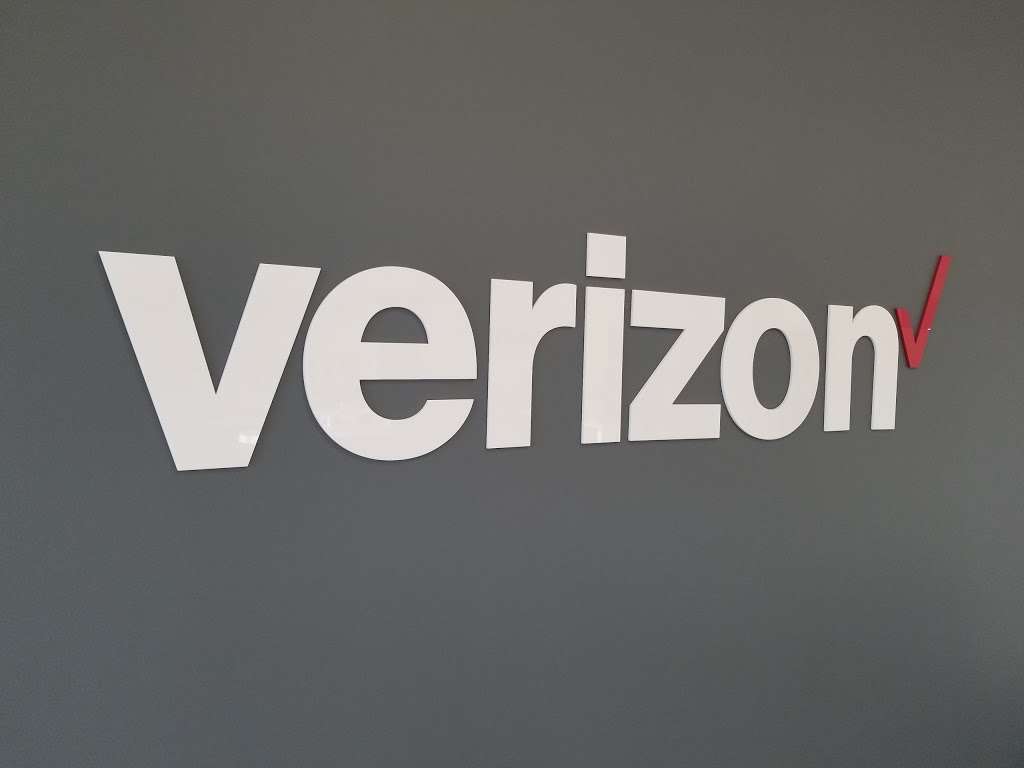 Verizon | 904 Northwest Hwy, Fox River Grove, IL 60021, USA | Phone: (847) 829-4748