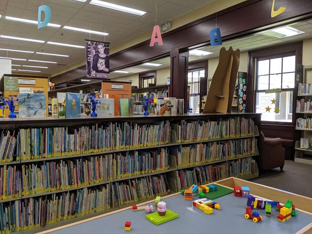 Plaistow Public Library | 85 Main St, Plaistow, NH 03865, USA | Phone: (603) 382-6011