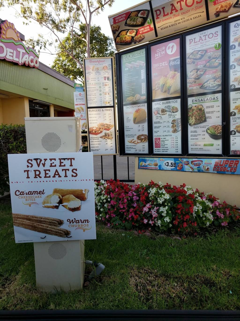 Del Taco | 1440 Lincoln Ave, Orange, CA 92865, USA | Phone: (714) 974-4043