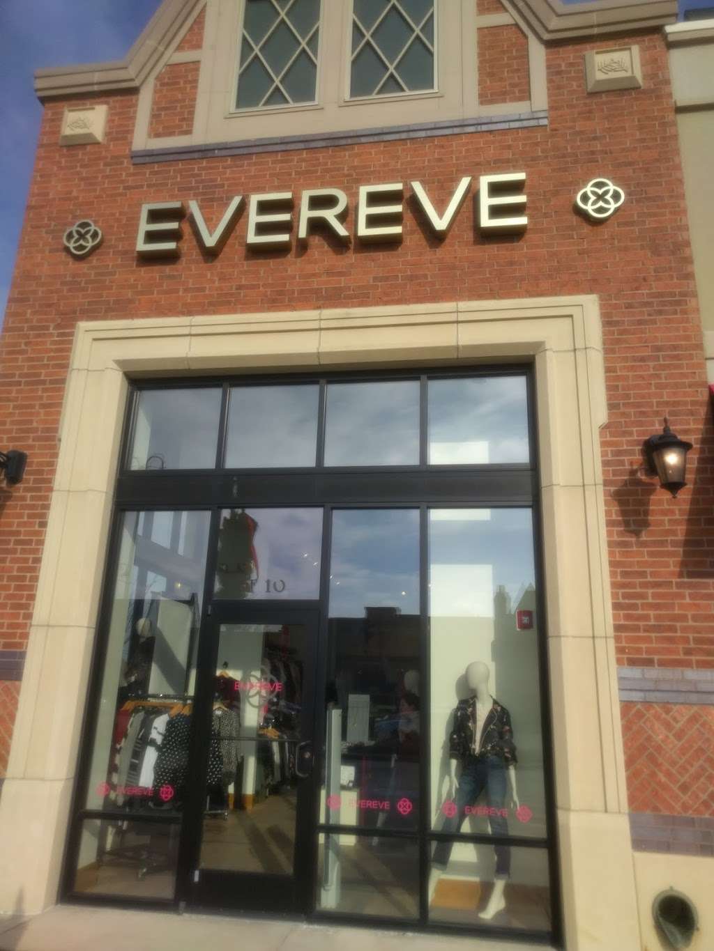 Evereve | 100 W Higgins Rd, South Barrington, IL 60010, USA | Phone: (847) 836-2339