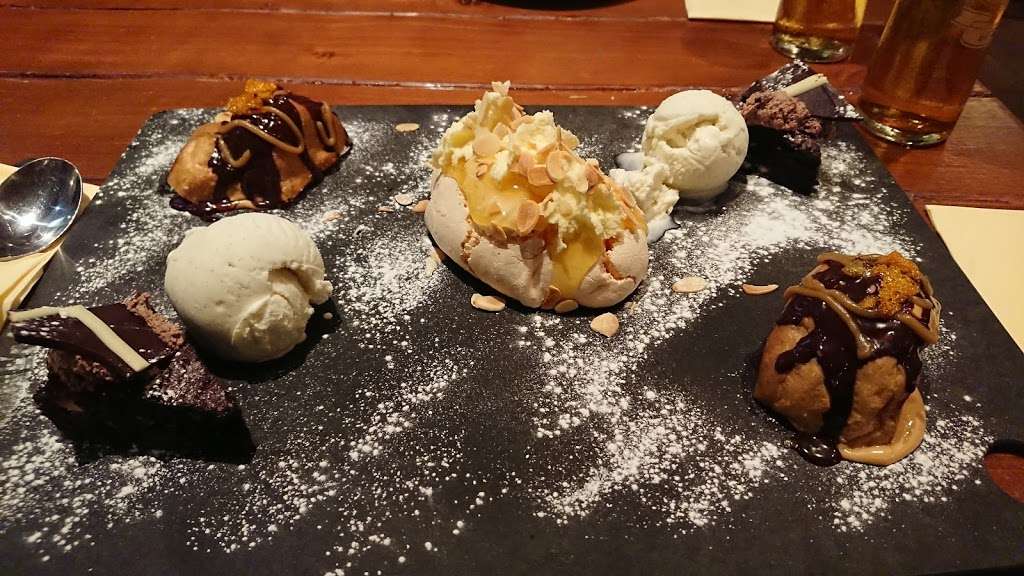 The Curious Pig in the Parlour | Effingham Rd, Copthorne, Crawley RH10 3HY, UK | Phone: 01342 716202