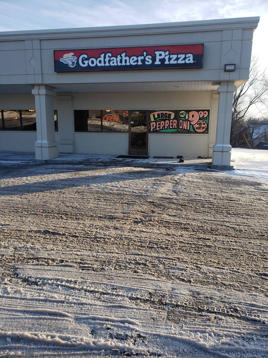 Godfathers Pizza | 2929 N 204th St #101, Elkhorn, NE 68022, USA | Phone: (402) 289-2038