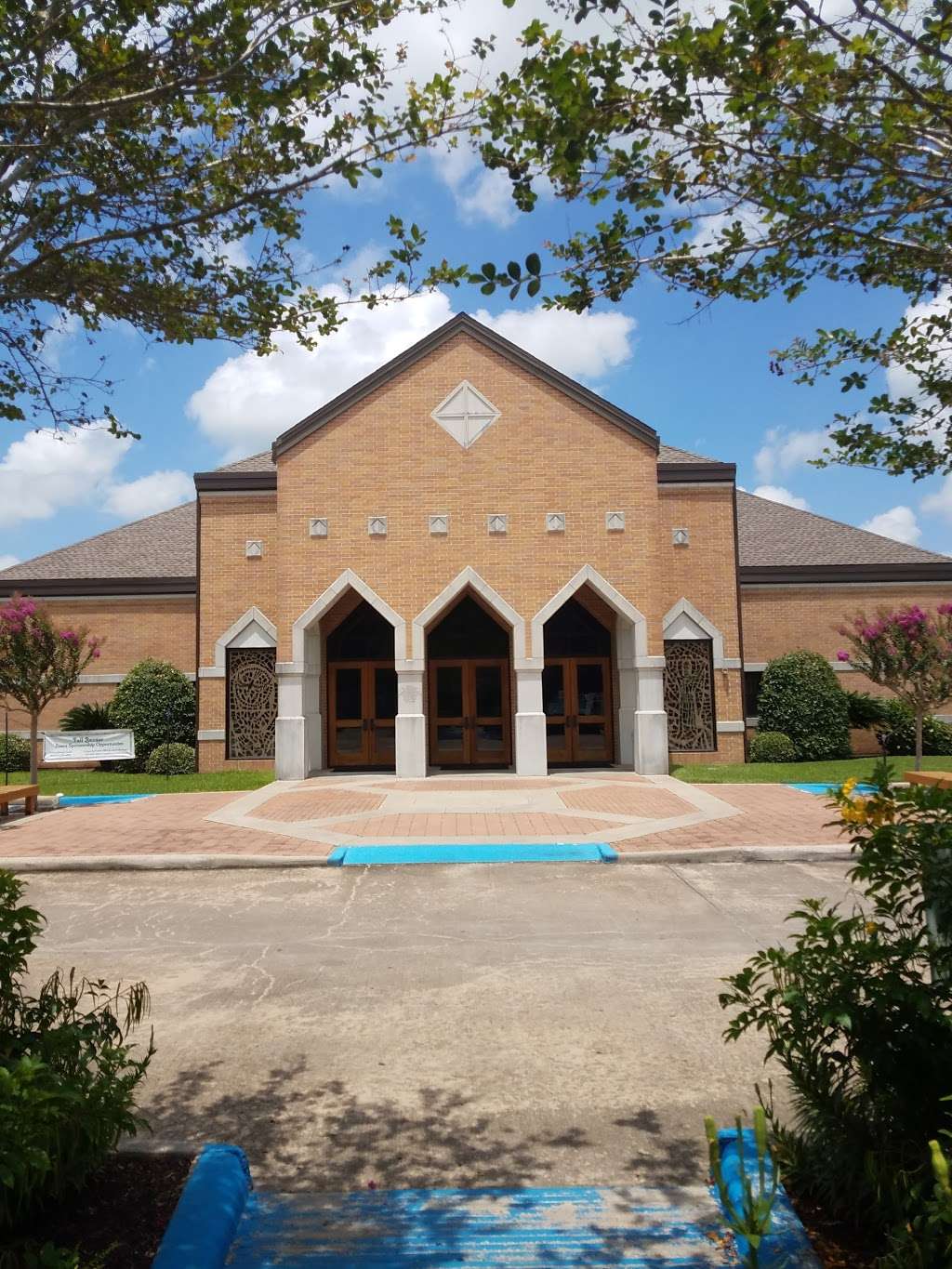 Most Holy Trinity Catholic Church | 1713 N Tinsley St, Angleton, TX 77515, USA | Phone: (979) 849-2421