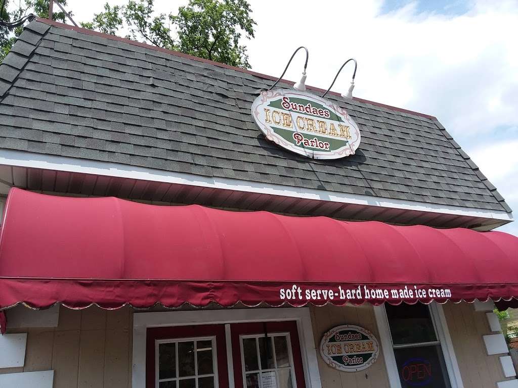 Sundaes Ice Cream Parlor | 642 U S Hwy No 202, Montville, NJ 07045, USA | Phone: (973) 588-4803