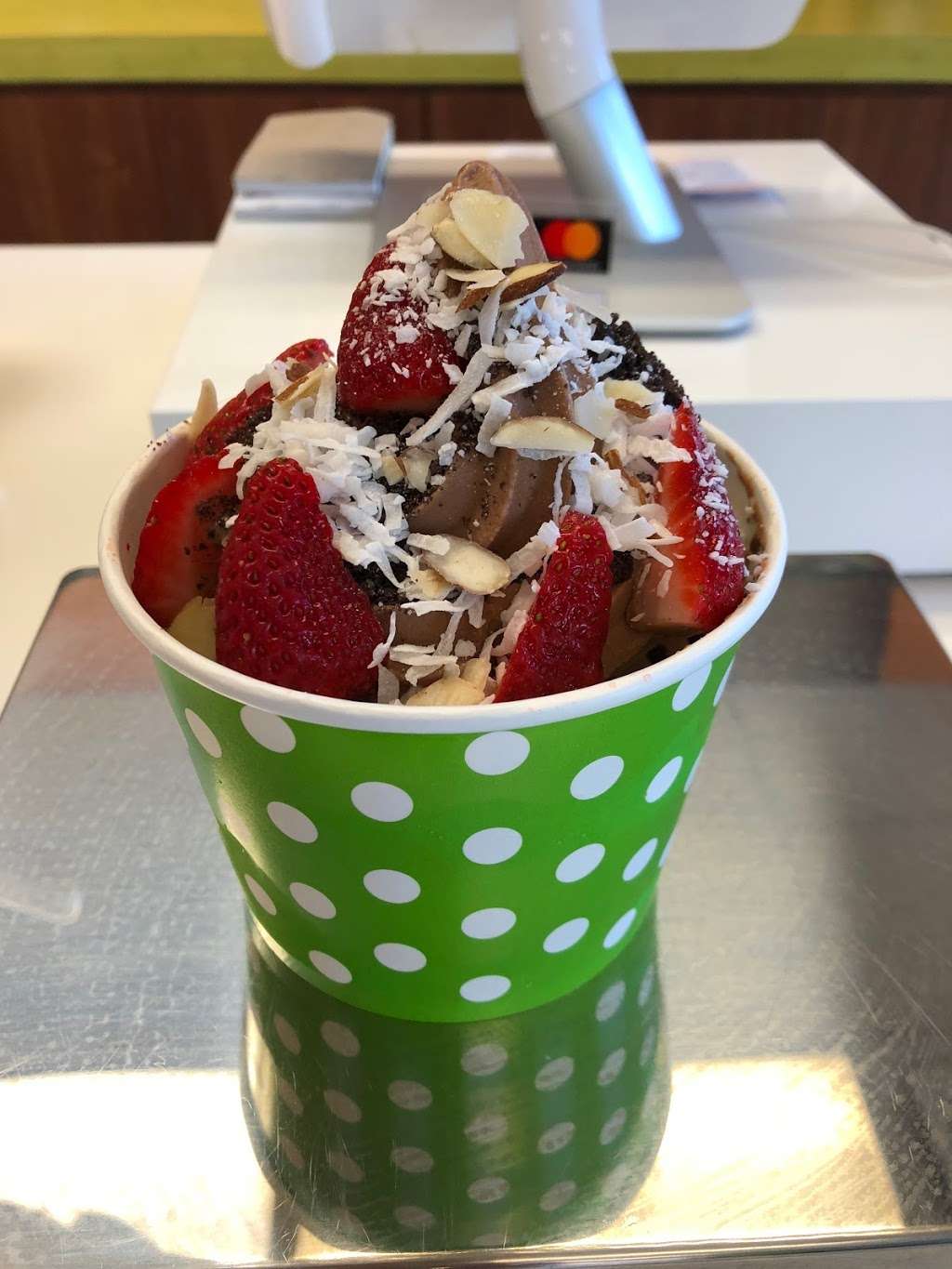 Swirls Frozen Yogurt | 4065 Hood Rd, Palm Beach Gardens, FL 33410, USA | Phone: (561) 622-0011