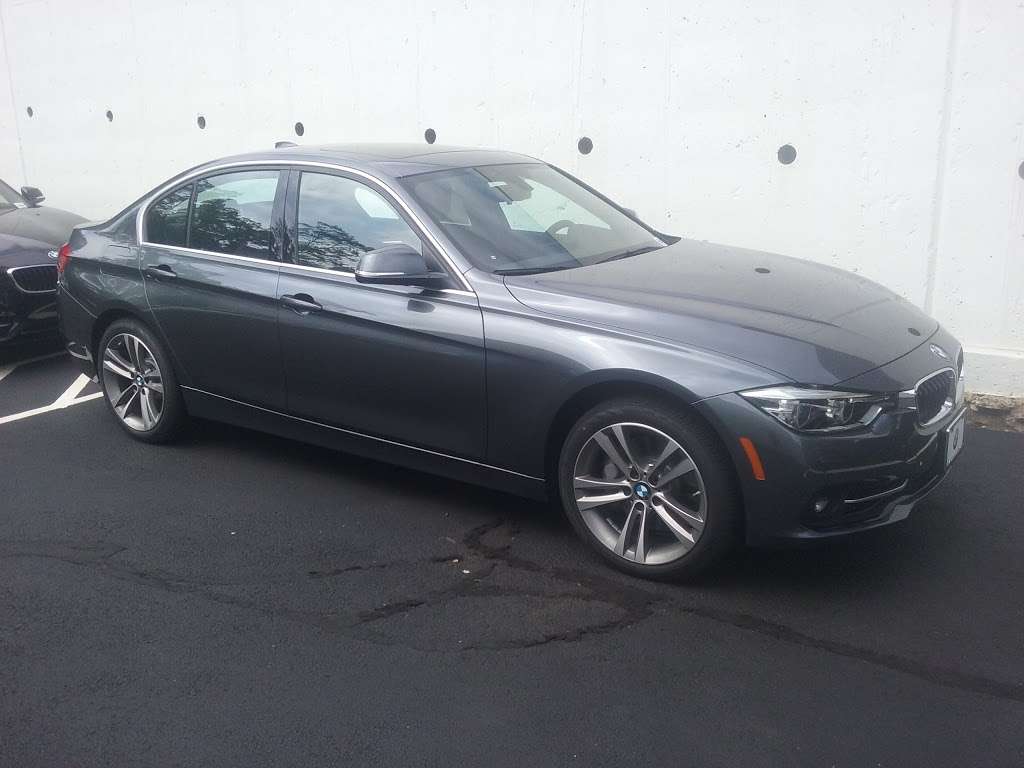 BMW of Greenwich | 355 West Putnam Avenue, Greenwich, CT 06830 | Phone: (203) 652-8052