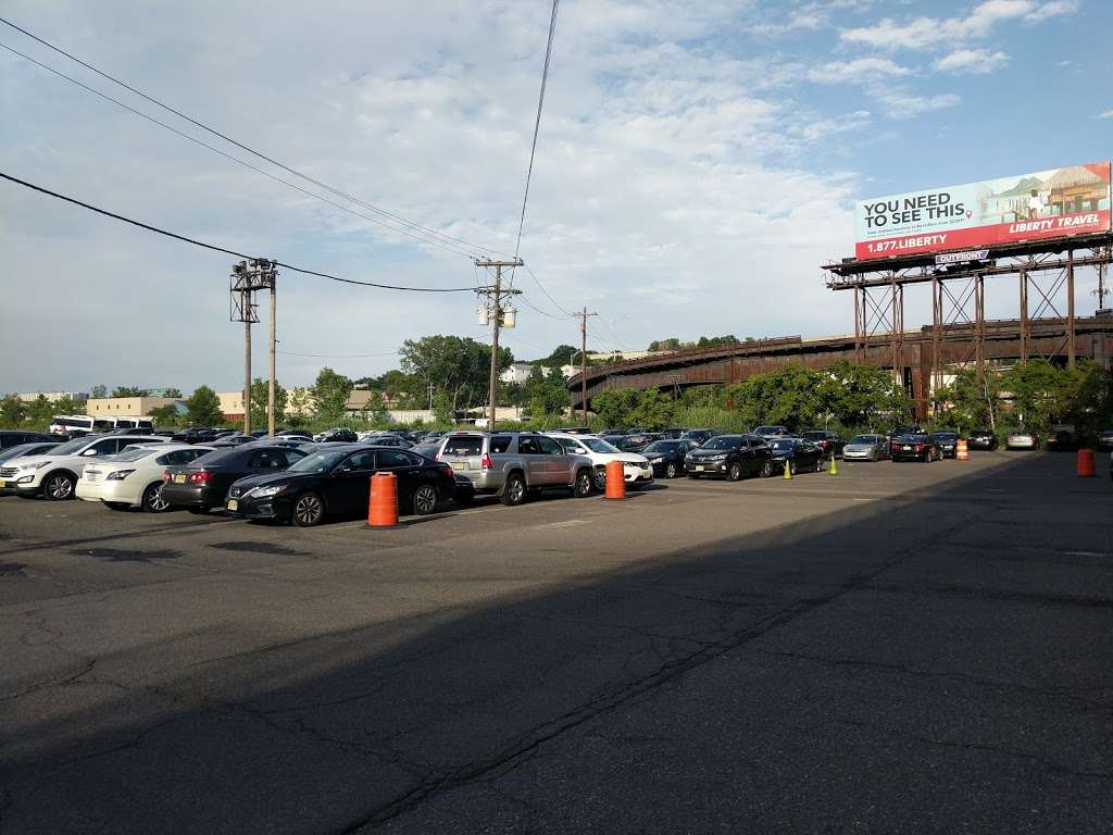 Commuter Parking Lot | North Bergen, NJ 07047, USA