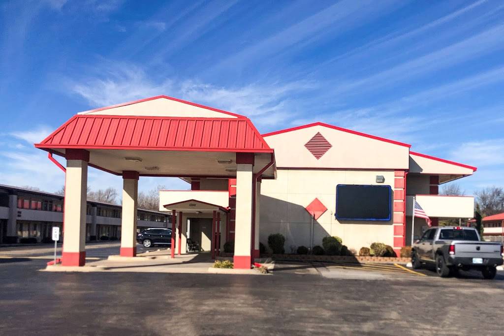 Econo Lodge | 12001 N I- 35 Service Rd, Oklahoma City, OK 73131, USA | Phone: (405) 478-0400