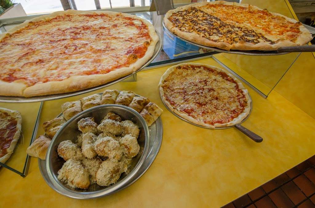 Walts Original Primo Pizza | 35 Shore Rd, Somers Point, NJ 08244, USA | Phone: (609) 927-4464