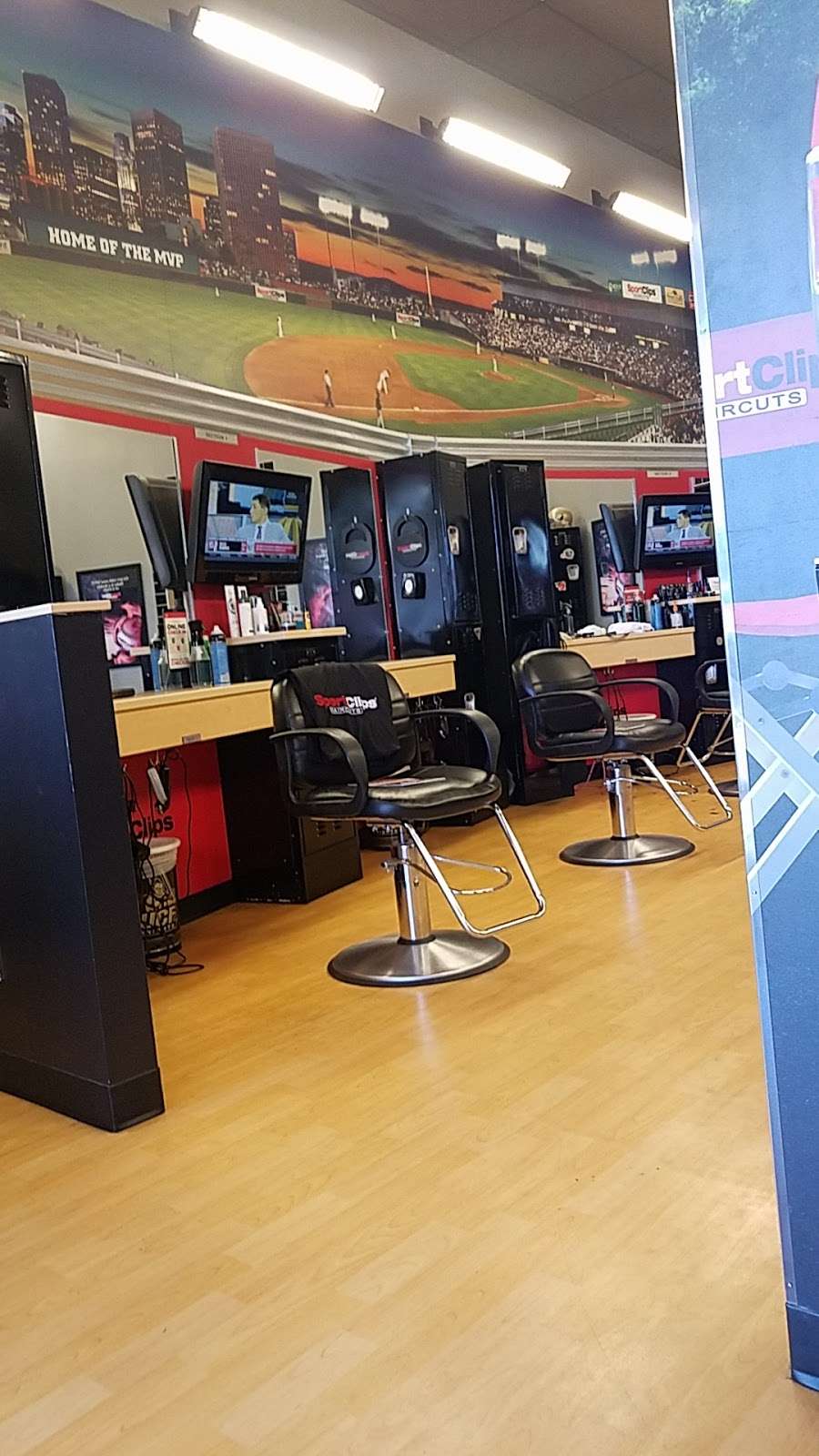 Sport Clips Haircuts of Orlando -University Shoppes | 3402 Technological Ave Suite 130, Orlando, FL 32817, USA | Phone: (407) 730-3444