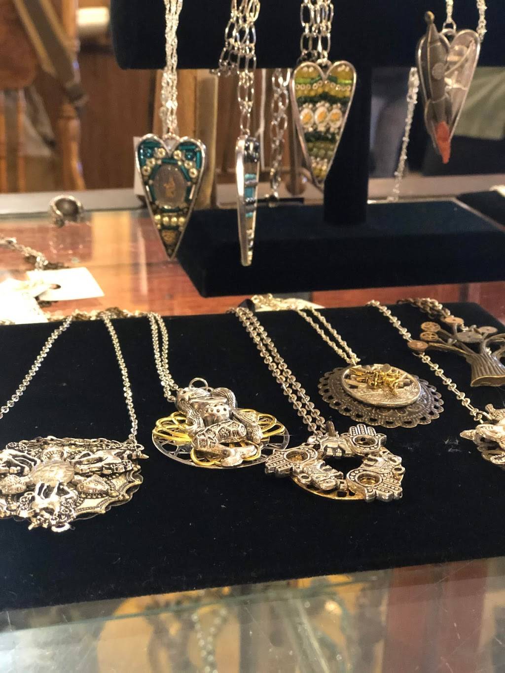 Legrande Accents Boutique | 743 Manitou Ave, Manitou Springs, CO 80829, USA | Phone: (719) 685-5779