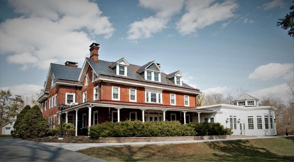 Cameron Estate Inn & Restaurant | 1855 Mansion Ln, Mount Joy, PA 17552, USA | Phone: (717) 492-0111