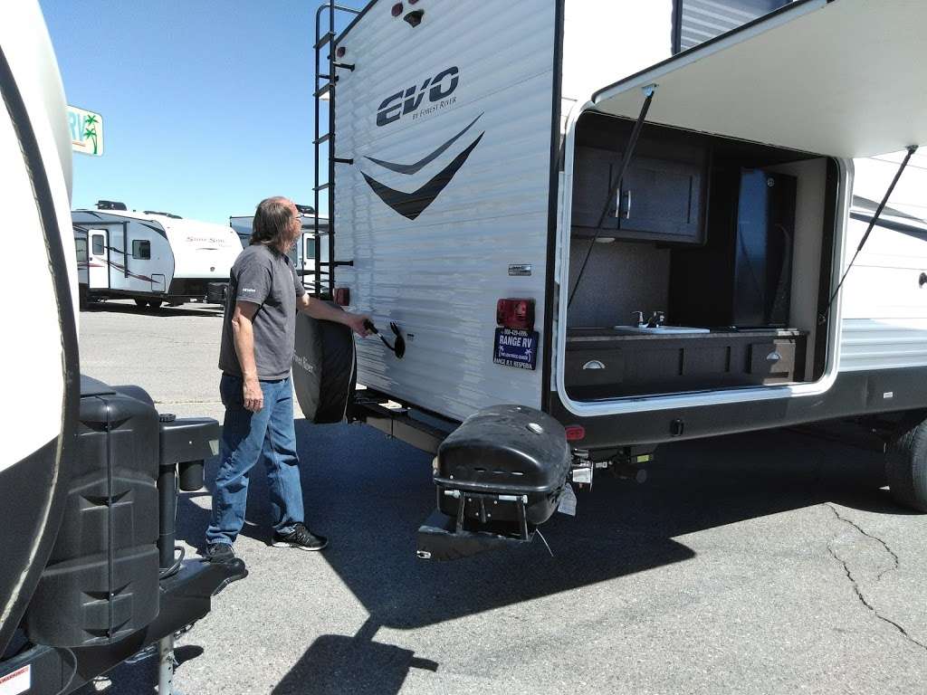 Range RV | 11626 Mariposa Rd, Hesperia, CA 92345, USA | Phone: (760) 949-4090