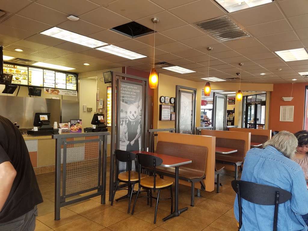 Jack in the Box | 475 S Cedar Ave, Rialto, CA 92376, USA | Phone: (909) 875-7022