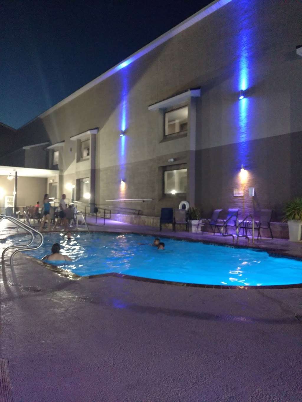 Country Inn & Suites by Radisson, Lackland AFB (San Antonio), TX | 6502 Enrique M. Barrera Pkwy, San Antonio, TX 78227, USA | Phone: (210) 678-0444