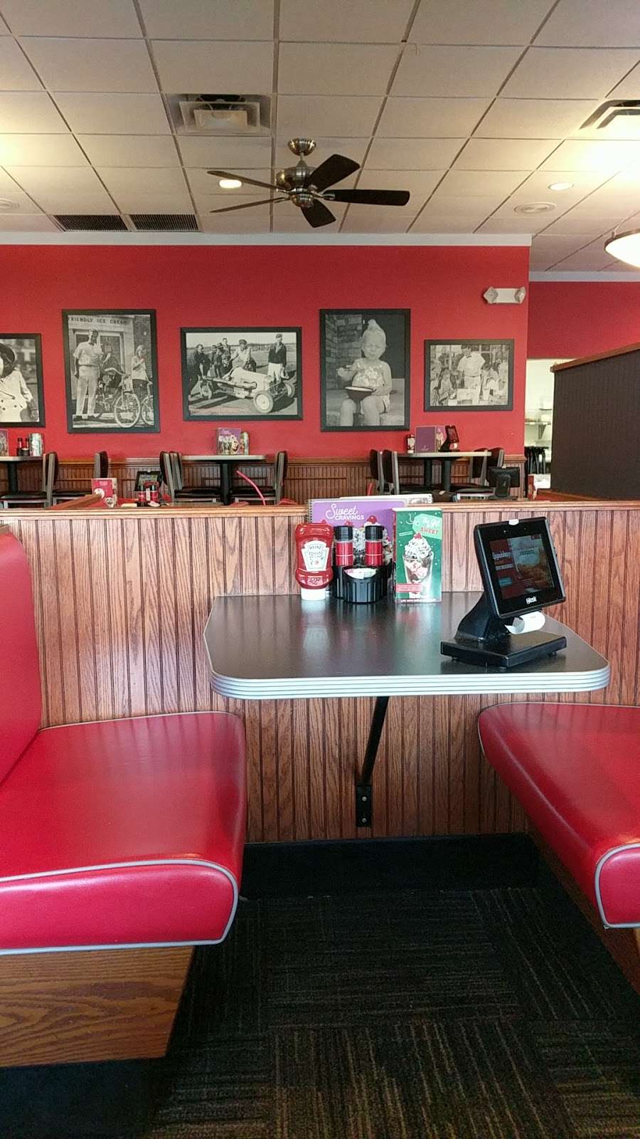 Friendlys | 10 Washington St, Attleboro, MA 02703, USA | Phone: (508) 761-9104