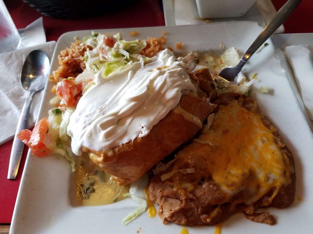 The Salty Iguana Mexican Restaurant | 17717 US-40, Independence, MO 64055, USA | Phone: (816) 350-8003